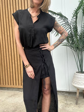 Load image into Gallery viewer, Black Linen Blouse 00025